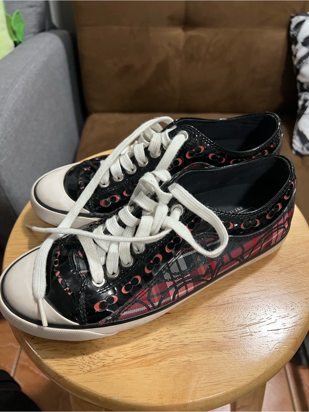 Coach "Briar" Tartan Plaid Low-Top Canvas Sneakers. Black Red shoes sz 7 1/2B.